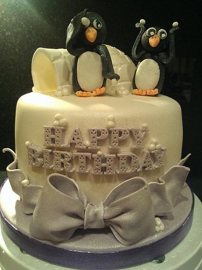 Snow penguins - Cake by Kelly Ellison