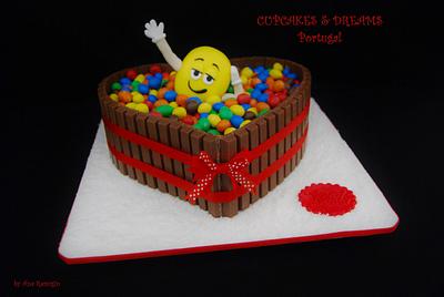 M & M HEART - Cake by Ana Remígio - CUPCAKES & DREAMS Portugal