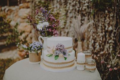 Rustic Wedding Cake - Cake by Be Sweet 