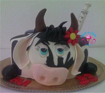 COW  - Cake by Sara - WISH A CAKE & Company