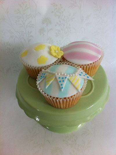 Shabby Chic Cupcakes - Cake by CakeyBakey Boutique