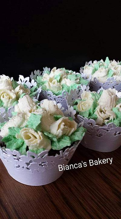 Practice with Nifty Nozzles - Cake by Bianca's Bakery