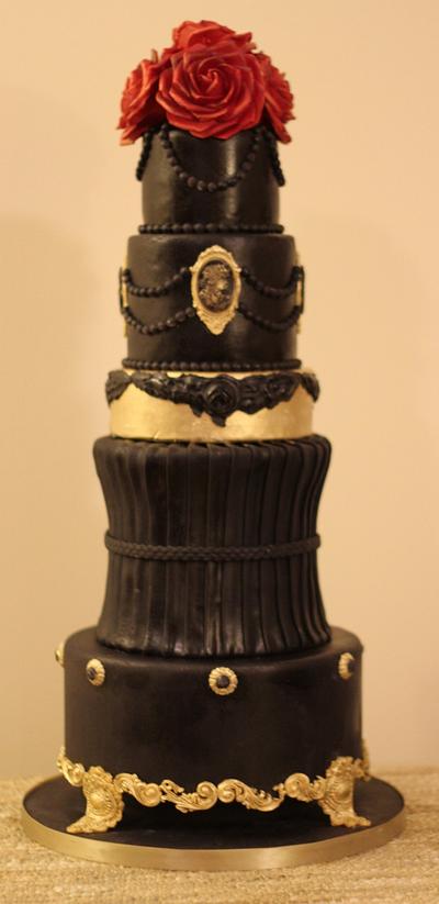 Gothic Wedding - Cake by Suzanne Moloney