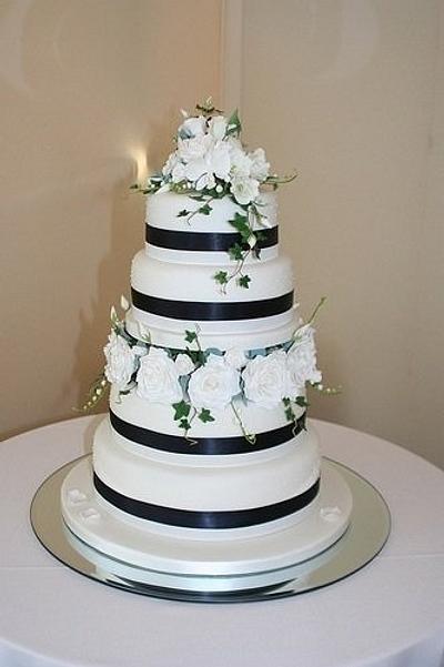 Wedding cake - Cake by Katrinaskakes