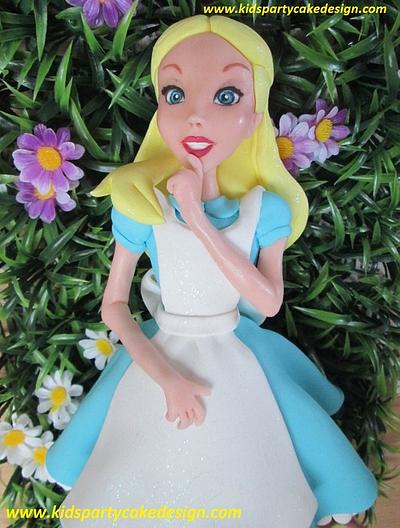 Alice in wonderland, cake topper - Cake by Maria  Teresa Perez