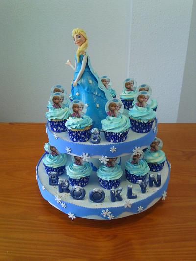 FROZEN CAKE CUPCAKE - Cake by Camelia