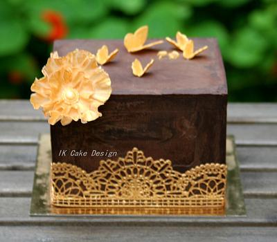 Gold lace on ganache - Cake by ivana57