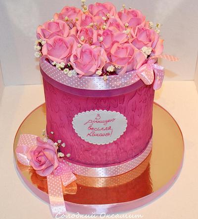 Box with flowers - Cake by Oksana Kliuiko