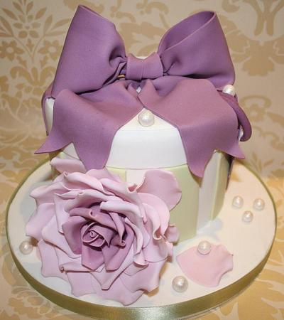 Hatbox Cake - Cake by Tracy's Cake Chic