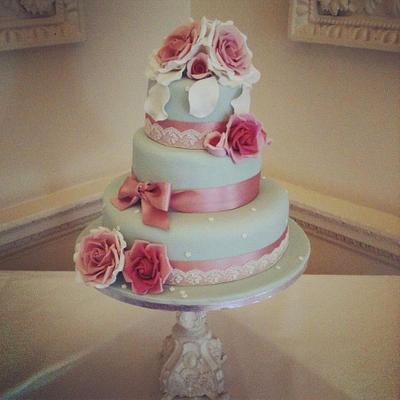 Romantic wedding cake - Cake by Mrs BouCake
