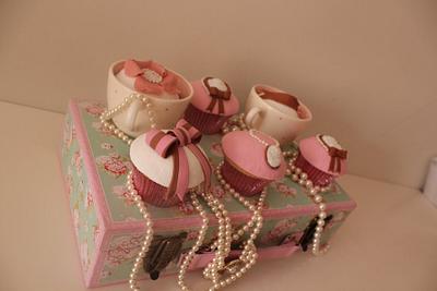 Pretty cameo cupcakes  - Cake by Tillymakes