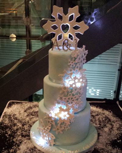 Snowflake engagement cake - Cake by My Darlin Cakes