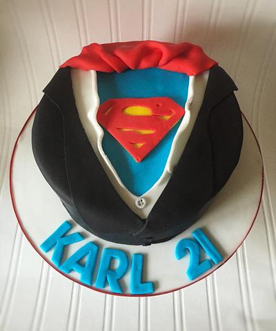Superman  - Cake by Savanna Timofei