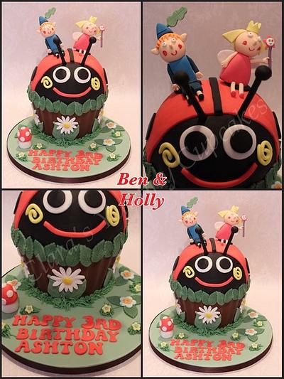 Ben & Holly Giant Cupcake - Cake by ClarasYummyCupcakes