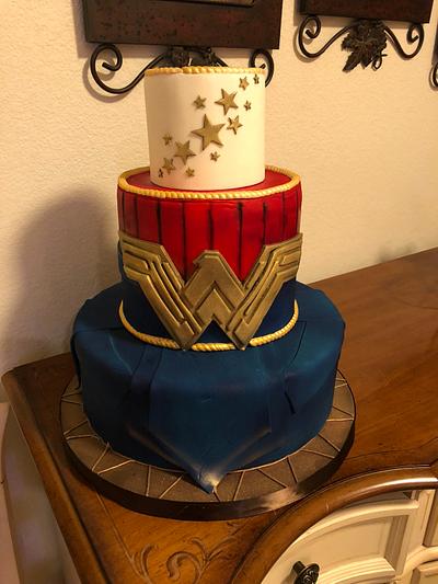 Wonder Woman - Cake by Robynblue