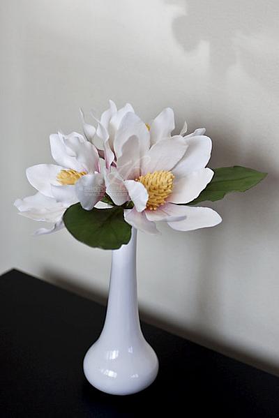 Magnolia - Cake by Tina Nguyen