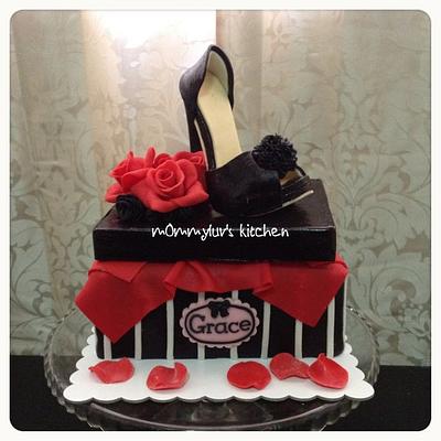 High-Heeled Shoe and Shoe Box - Cake by m0mmyluv