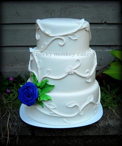 white rose vines - Cake by cheeky monkey cakes
