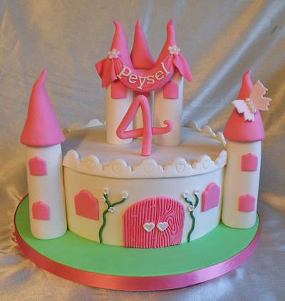 Single tier castle cake - Cake by Funkycakes