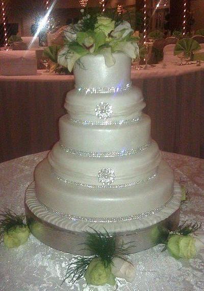 Lavish Wedding - Cake by Wccakes