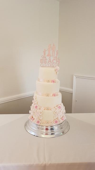 Wedding cake roses lace effect - Cake by Maggie