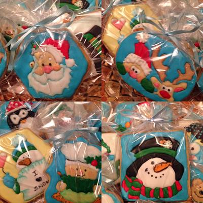 My first iced xmas cookies! - Cake by Daphne Lopez