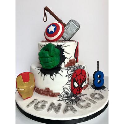 Avengers - Cake by Desirée Brahim