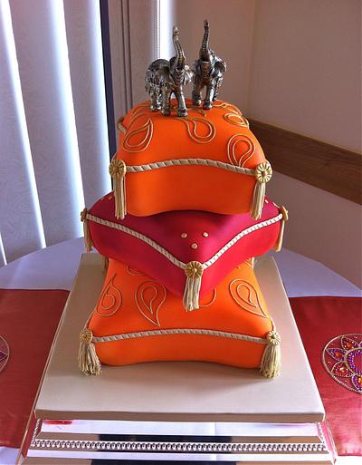 Cushion wedding cake - Cake by Lu1
