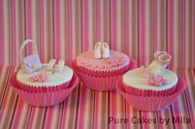 Cupcakes for a woman - shoes and handbag - Cake by Mila - Pure Cakes by Mila