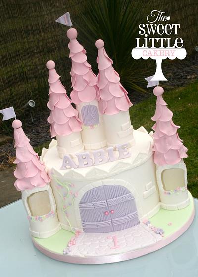 Princess castle cake - Cake by thesweetlittlecakery