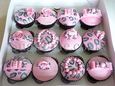 Pink Leopard print cupcakes - Cake by Sugar-pie