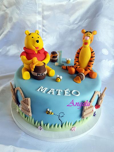 Winnie and Tigger cake - Cake by Angelu