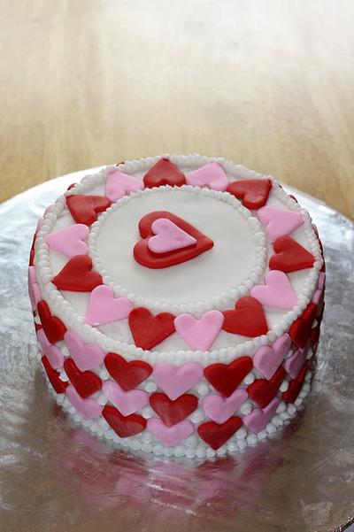 Small Valentine's Day Cake - Cake by Michelle