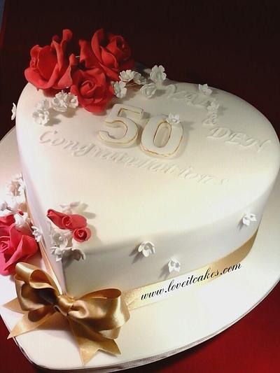 50th anniversary Red Roses - Cake by Love it cakes