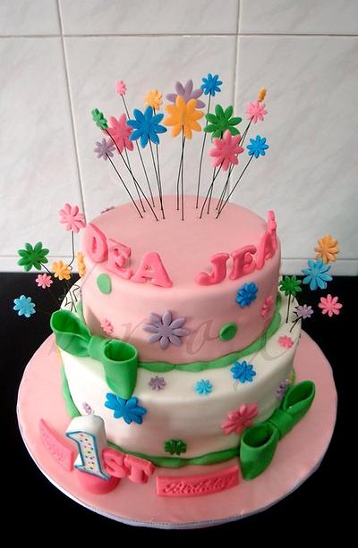1st flowery birthday  - Cake by Julie Manundo 