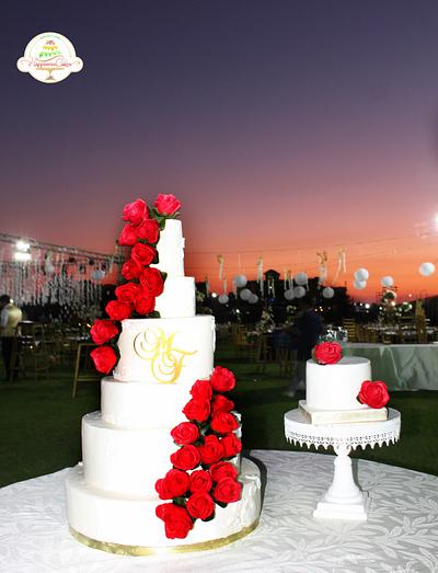 wedding cake  - Cake by Rana Eid