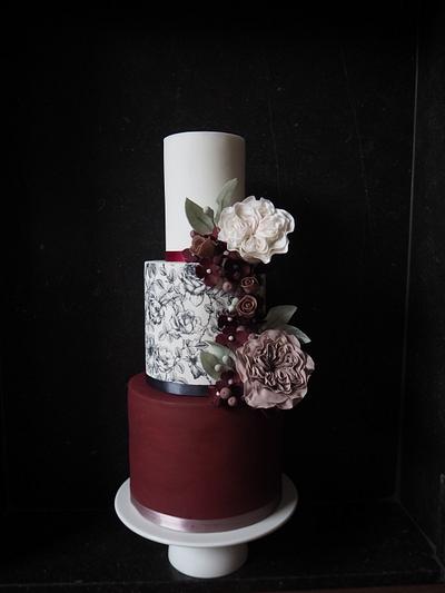 Dramatic burgundy  - Cake by Pittie Pastry - Michelle Claire Pittie
