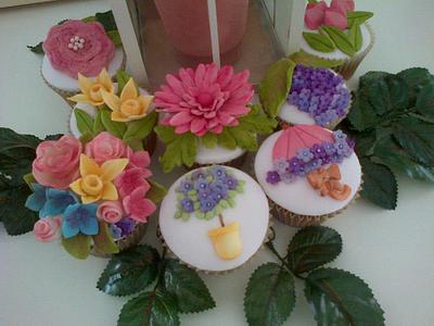 Secret Garden Cupcake Course - Cake by Vintage Rose