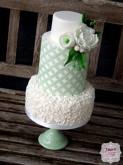 Double Barrel Wedding cake  - Cake by Taart van eigen Deeg
