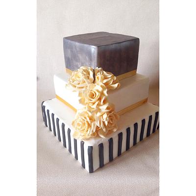 Black white and gold wedding cake! - Cake by Beth Evans