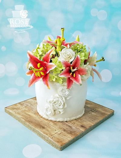 Tiger Lily Bouquet Cake - Cake by Rose Dream Cakes
