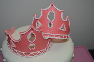 Tiara cake - Cake by Zari