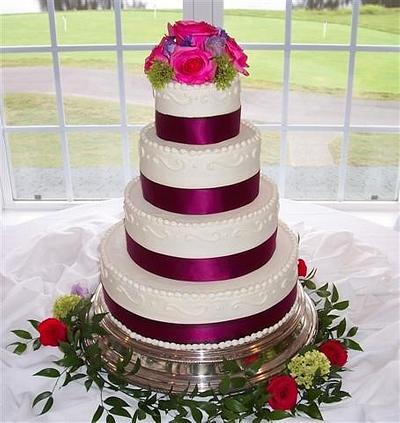 4 Tier Wedding Cake  - Cake by BettyA