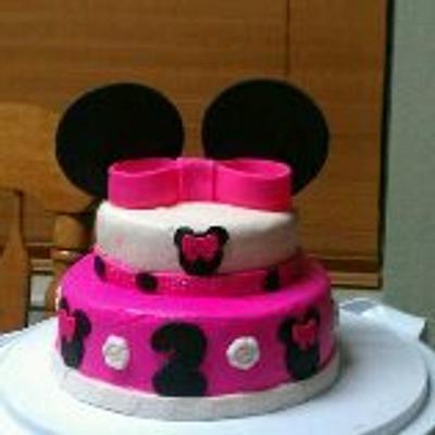 Minnie Mouse Cake and Cupcakes - Cake by Aida Martinez