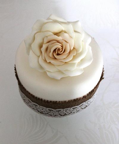 Miniture Rose cake - Cake by Zoe's Fancy Cakes