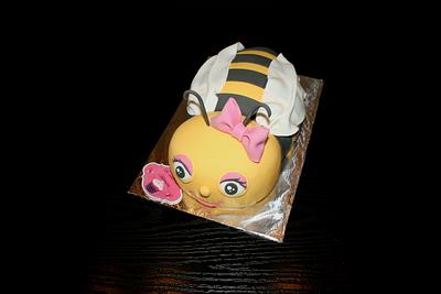 "Little" Bee - Cake by Rozy