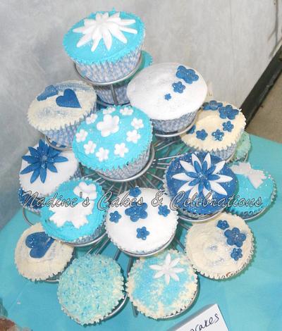 Blue Cupcakes - Cake by NADINESCAKES2012