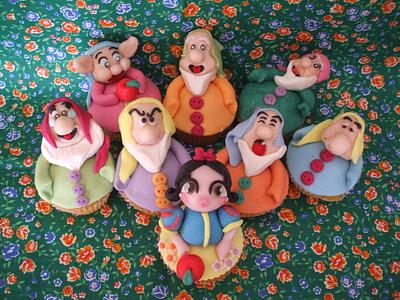 Snow White and the seven Dwarfs cupcakes - Cake by Le Cupcakes della Marina