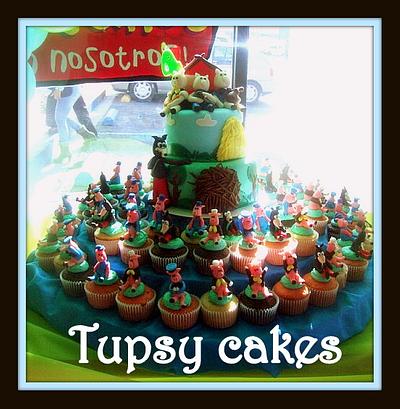 3 little pigglets cake and cupcakes - Cake by tupsy cakes