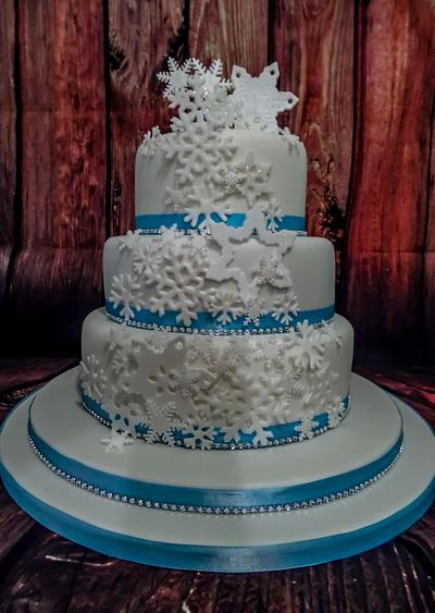 Snowflake wedding cake - Cake by Julie's Cake in a Box